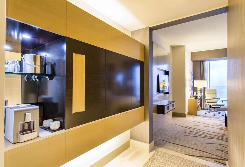 Habitación Premium Vista al Mar., Hilton Panama