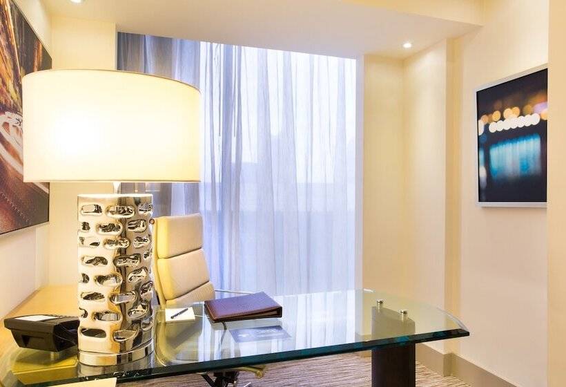 Номер Стандарт, Hilton Panama