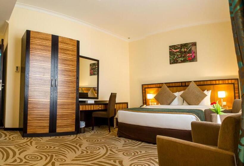 Апартаменты 3 Спальни, Al Majaz Premiere Hotel Apartments