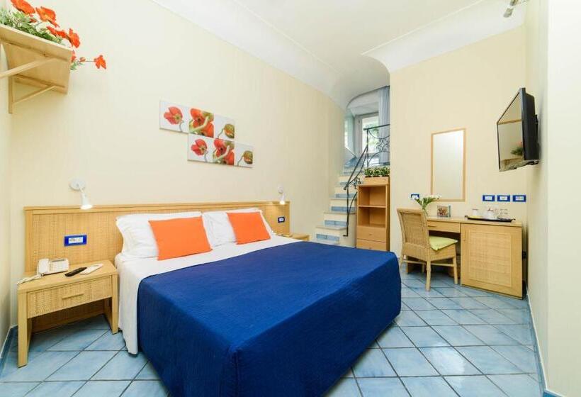 Номер Стандарт, Sharon House