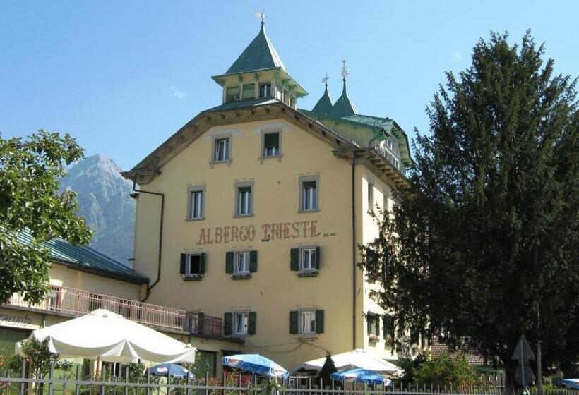 Номер Стандарт Вид на Горы, Albergo Trieste