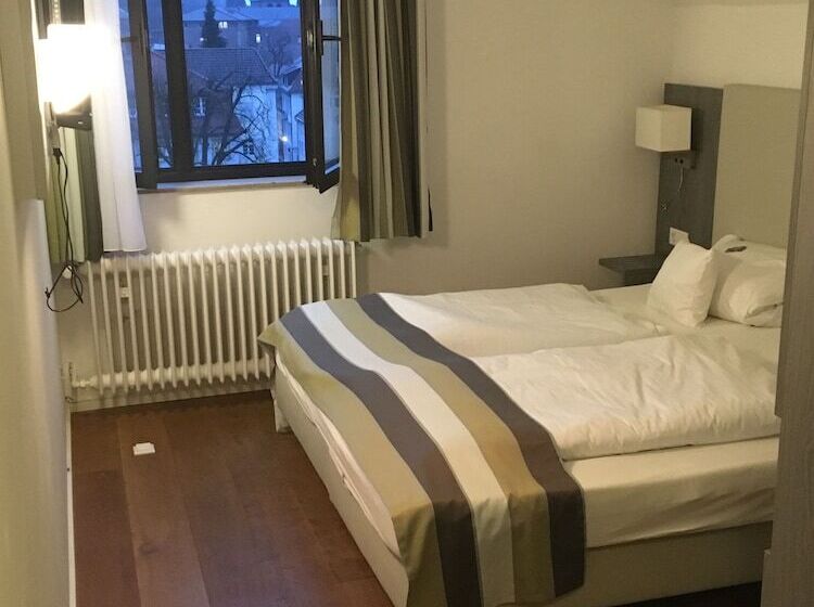 Номер Deluxe, Am Schloss
