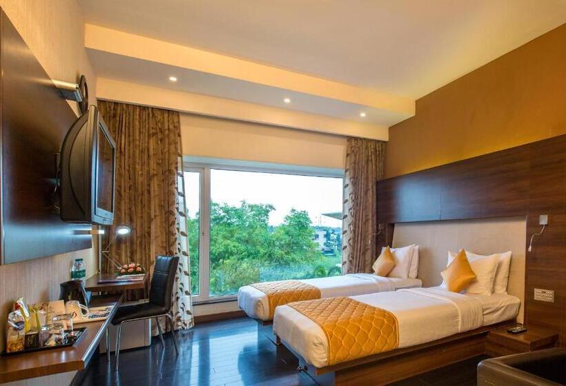 اتاق لوکس, Flora Airport Hotel And Convention Centre Kochi