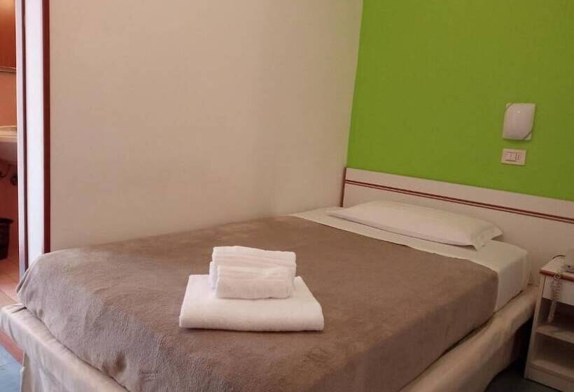 Quarto Economy, Helios Beach