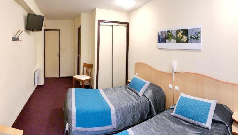 Номер Стандарт, Hôtel Saint Georges