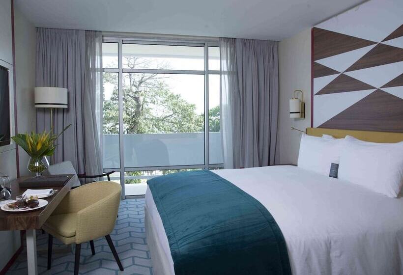 اتاق لوکس با چشم‌انداز دریاچه, Sofitel Abidjan Hotel Ivoire