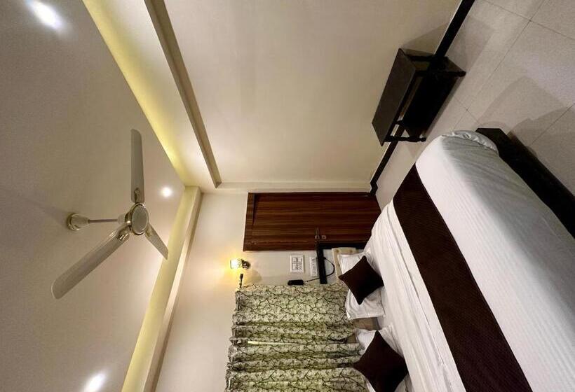 اتاق لوکس, The Galaxy Near Udaipur Airport