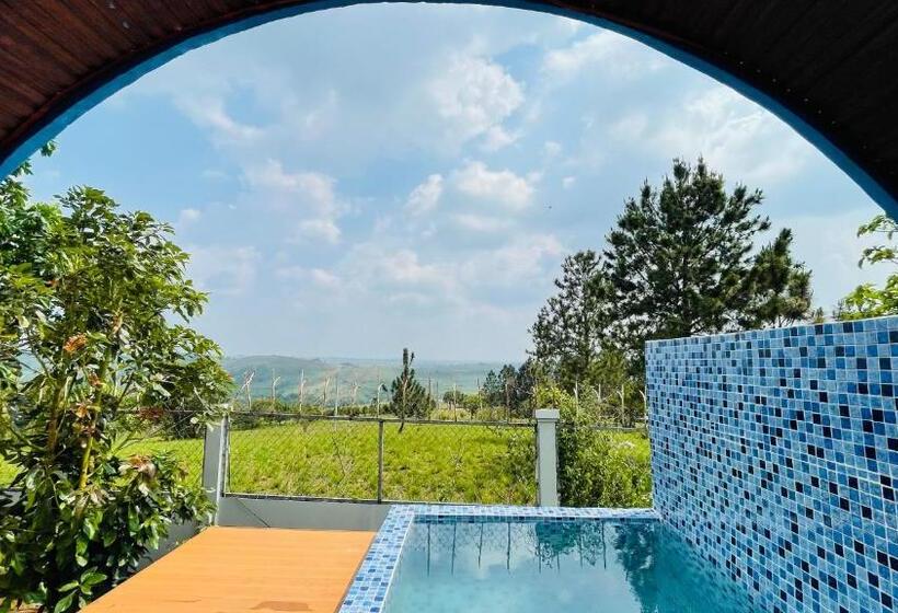 配有游泳池的小型套房, Pidoma Resort