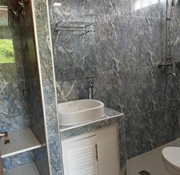 디럭스 룸, Elicon Suites