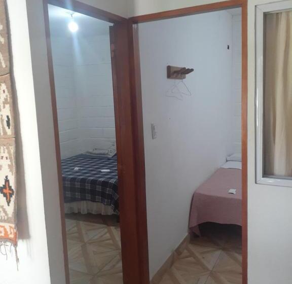 شقة غرفة واحدة, Hostal Candelaria