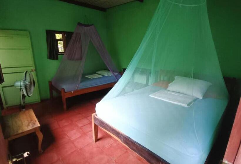 标准三人间, Hostal Así Es Mi Tierra