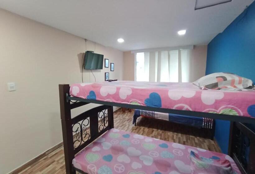 Семейный Номер Совместный Санузел, Hostal Avanza