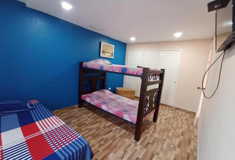 패밀리 룸 공용 욕실, Hostal Avanza