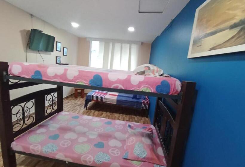 Семейный Номер Совместный Санузел, Hostal Avanza