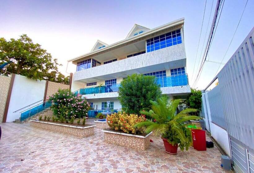 Quarto Triplo Estandar, Posada Shalain