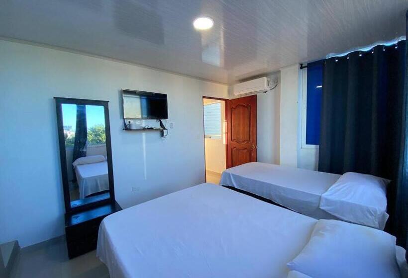 Standard Triple Room, Posada Shalain