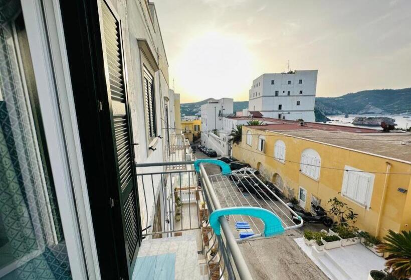 Номер Стандарт Вид на Море с Балконом, Sky Ponza   Immobilevante