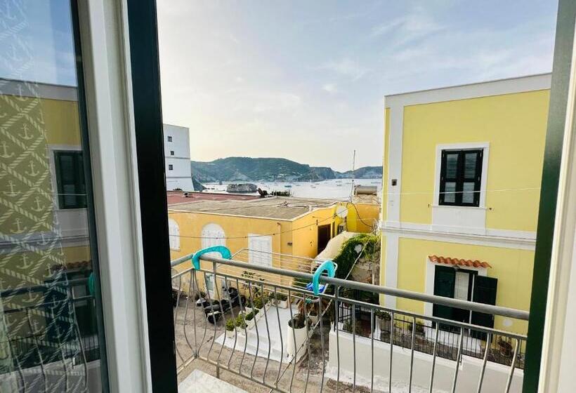 Номер Стандарт Вид на Море с Балконом, Sky Ponza   Immobilevante