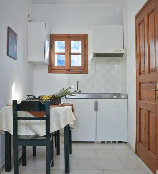 Студио Economy, Birikos Studios & Apartments