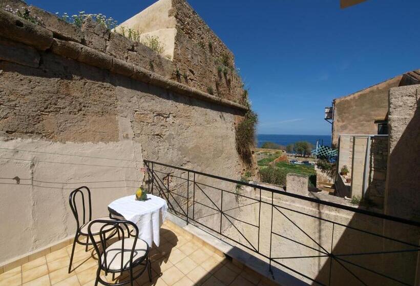 Quarto Deluxe Vista Mar com Sacada, Casa Veneta