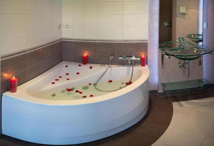 ジュニアスイート, Le Domaine Des Chevaliers De Malte