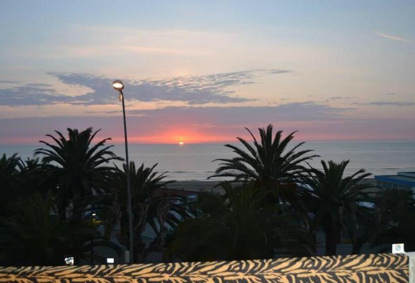 اتاق سه نفره سوپریور با چشم‌انداز دریا, Casa Sul Mare