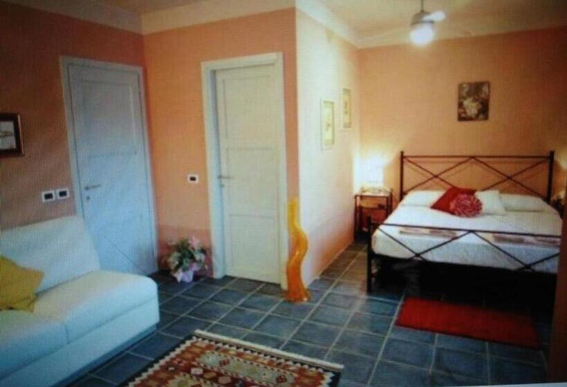 اتاق لوکس, La Villa