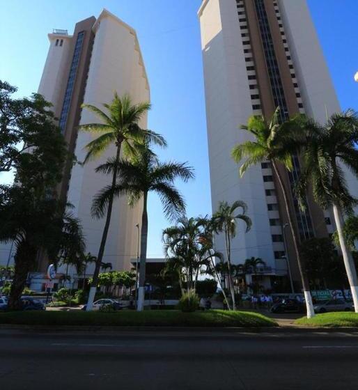 اتاق استاندارد چهار تخته با چشم‌انداز دریا, Suites Torres Gemelas Vip