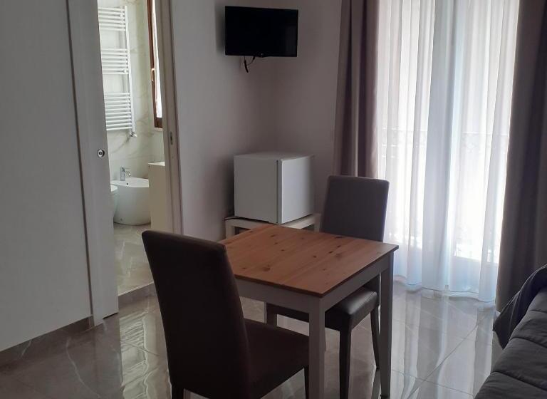 اتاق لوکس سه تخته, Sweet Suite Margherita B&b