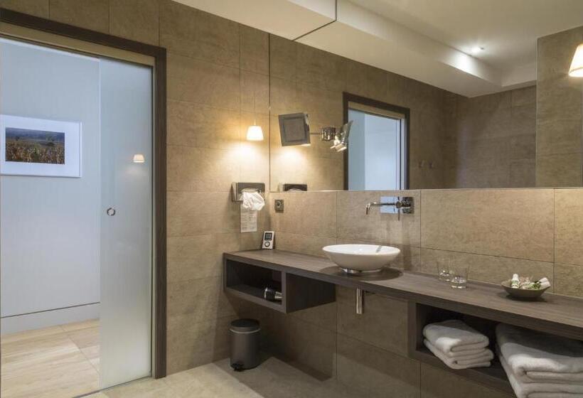 Номер Deluxe, Auberge De Clochemerle, Spa Privatif & Restaurant Gastronomique