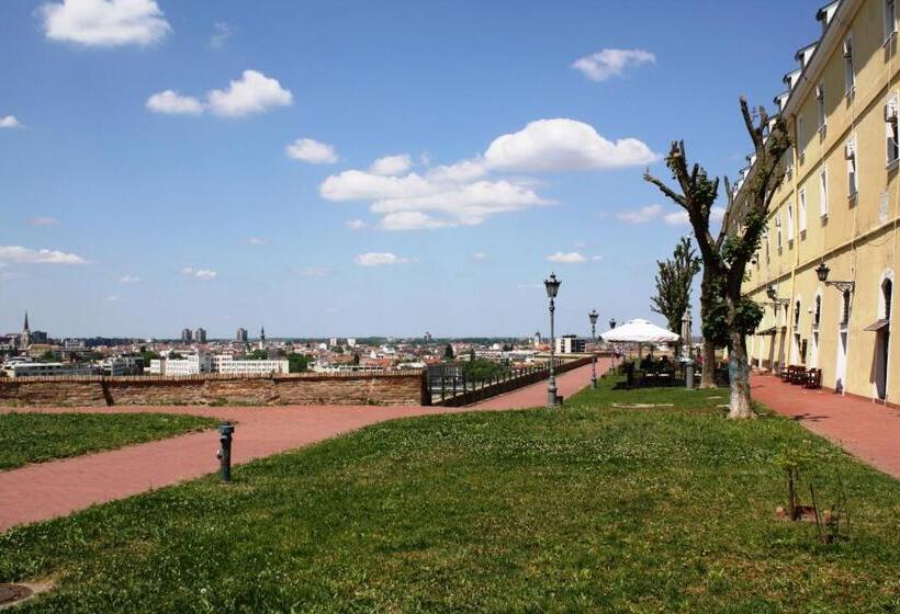اتاق استاندارد با چشم‌انداز رودخانه, Leopold I