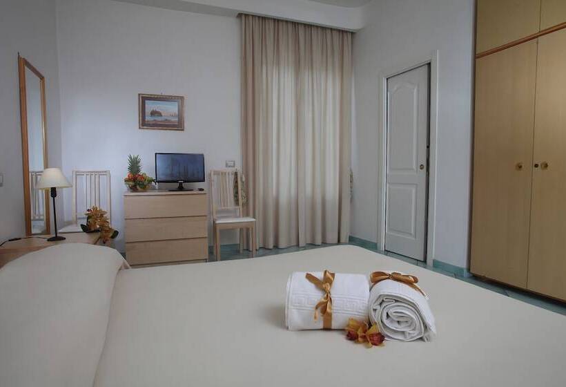 Трехместный Номер Стандарт с Балконом, & Residence Matarese
