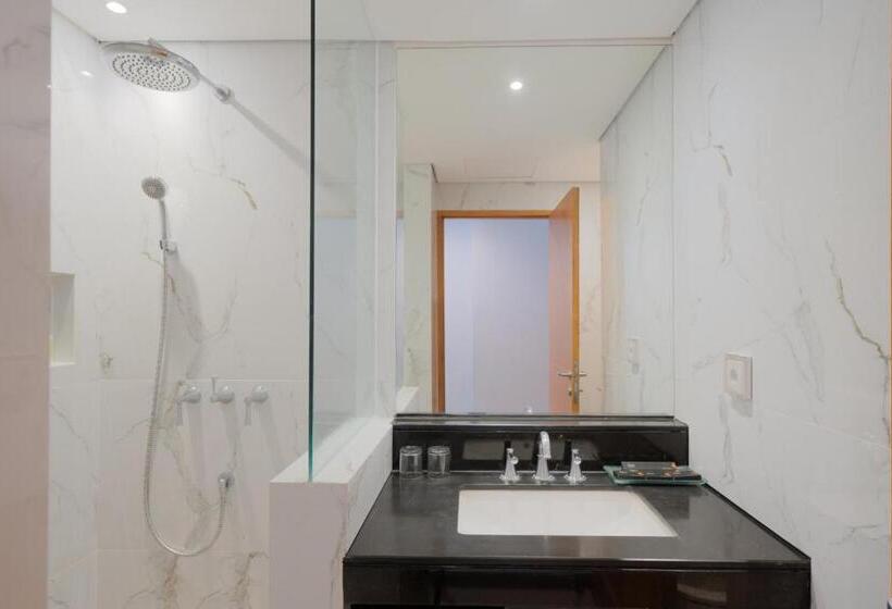 Номер Executive, The Capital Hotel Surabaya
