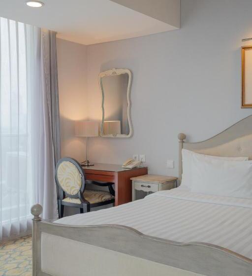 Президентский Люкс, The Capital Hotel Surabaya