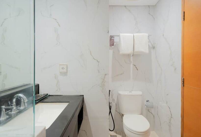 Номер Deluxe, The Capital Hotel Surabaya
