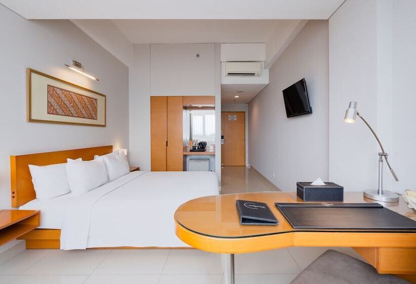 Номер Deluxe, The Capital Hotel Surabaya