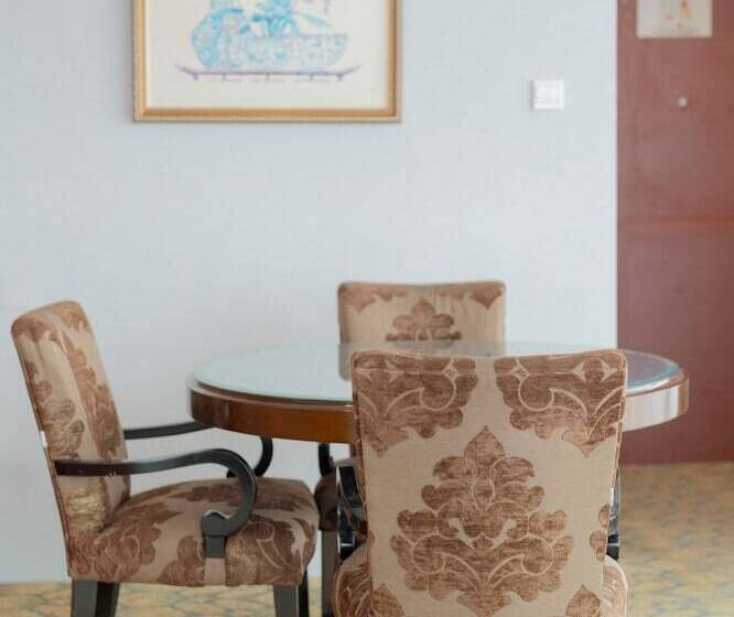 Президентский Люкс, The Capital Hotel Surabaya