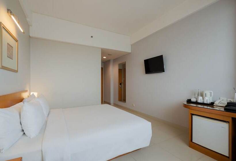 Номер Deluxe, The Capital Hotel Surabaya