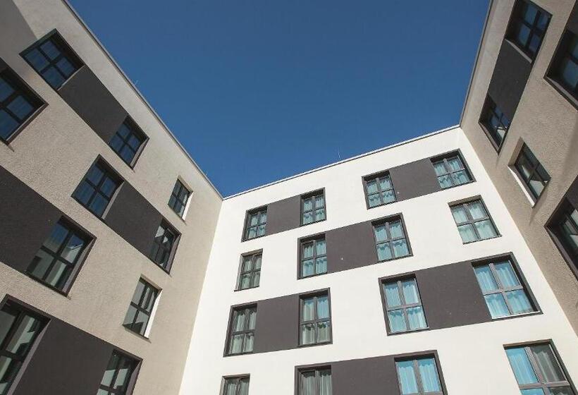 스탠다드 스튜디오, Holiday Inn   The Niu Star Sindelfingen, An Ihg