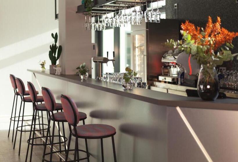 스탠다드 스튜디오, Holiday Inn   The Niu Star Sindelfingen, An Ihg