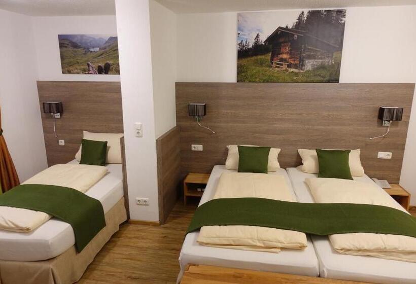غرفة قياسية رباعية, Altstadt Hotel Zum Hechten