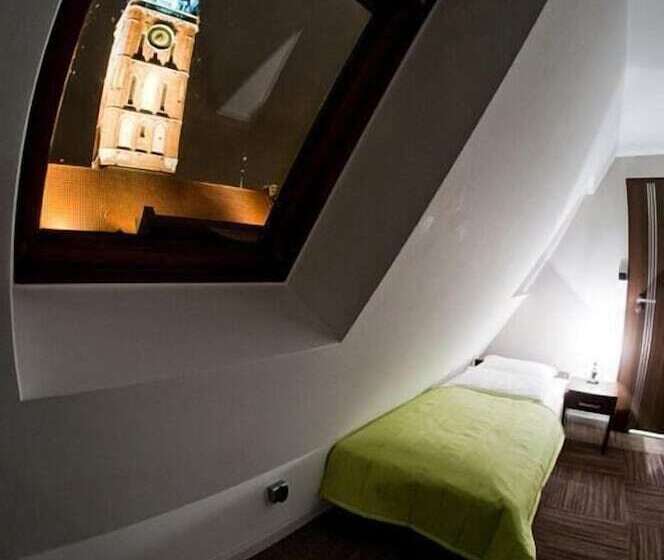 اتاق لوکس چهار تخته, Artus  Old Town
