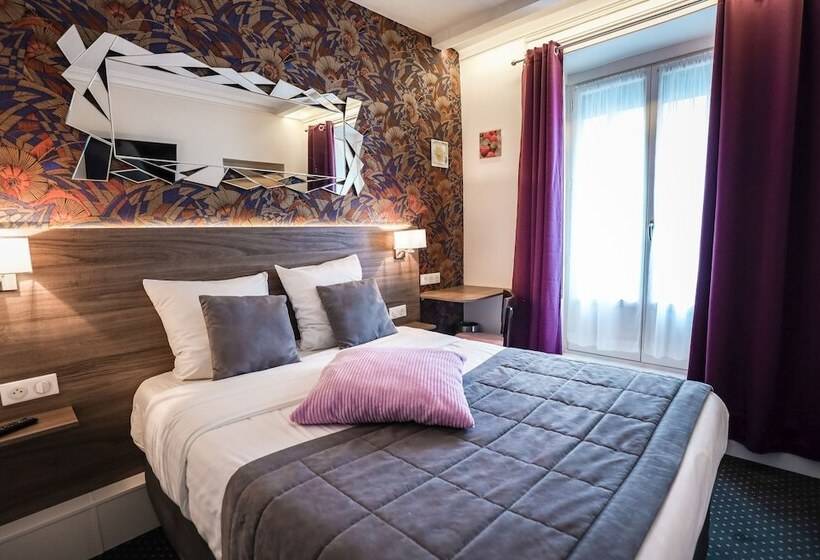 Номер Стандарт, Hôtel De La T.a