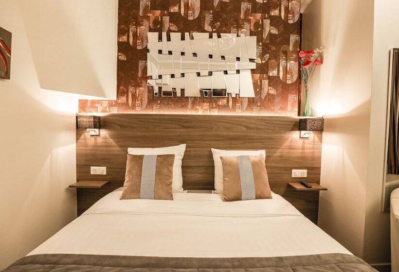 Номер Стандарт, Hôtel De La T.a