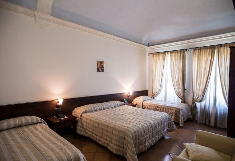 اتاق استاندارد چهار تخته, San Claudio