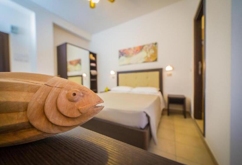 חדר קומפורט לשלושה, Mediterraneo Hotel & Suites