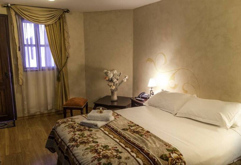 اتاق سوپریور, Golden Rest Latacunga