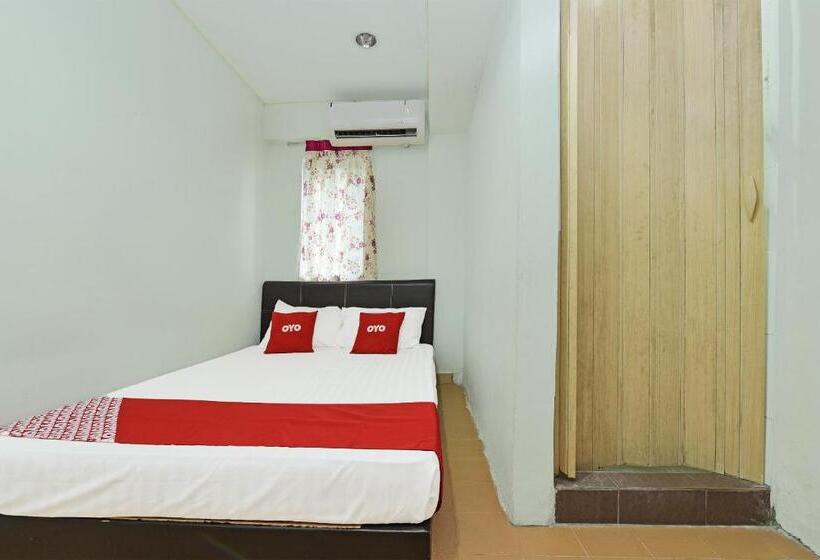 Номер Deluxe, Oyo 90324 Muar Station