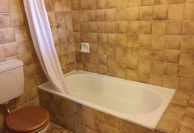 Номер Deluxe, Settlers House York