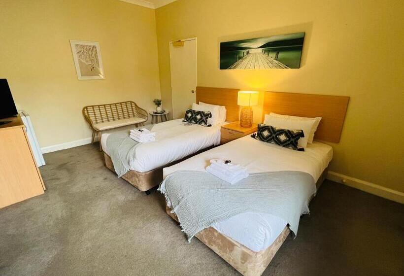 Номер Deluxe, Settlers House York